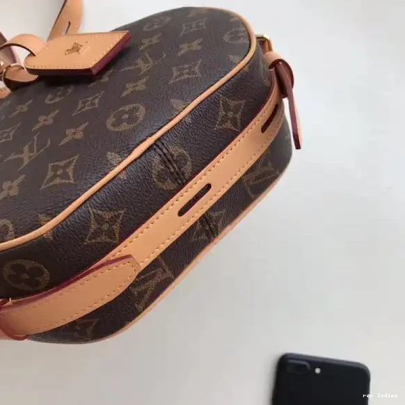 Cheap PETITE Louis CHAPEAU BOITE Vuitton 0506